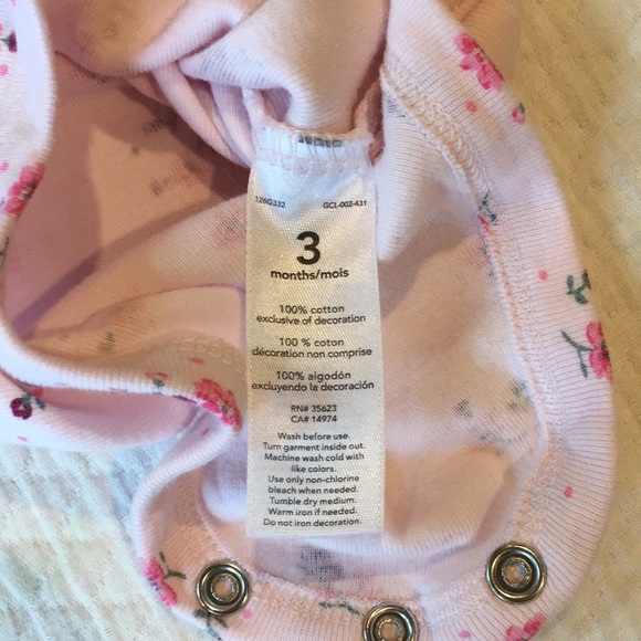 Carter’s Short Sleeve Onesies (SET OF 5) - Picture 4 of 9